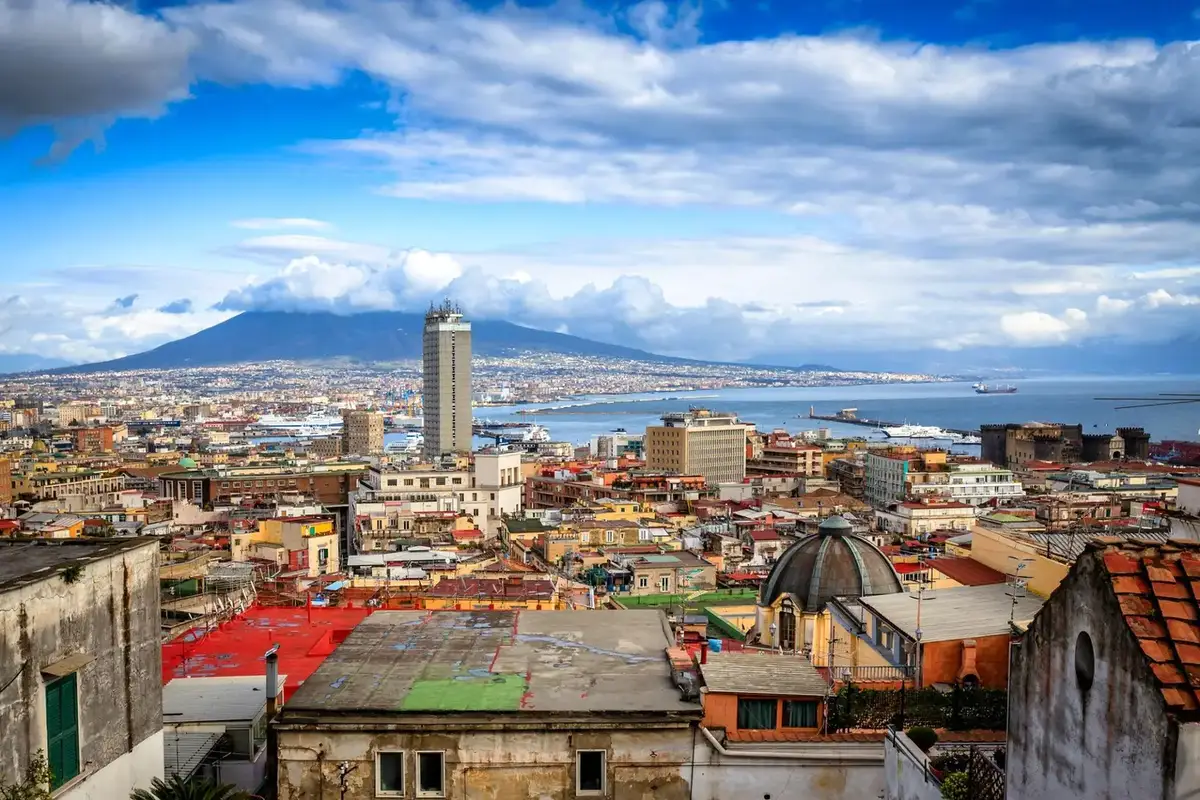 Destino de ferry: Naples