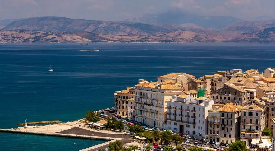 Corfu – porto e destino de ferry