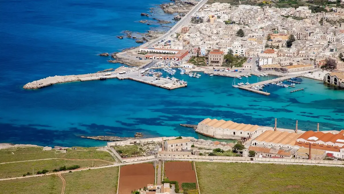 Favignana – porto e destino de ferry