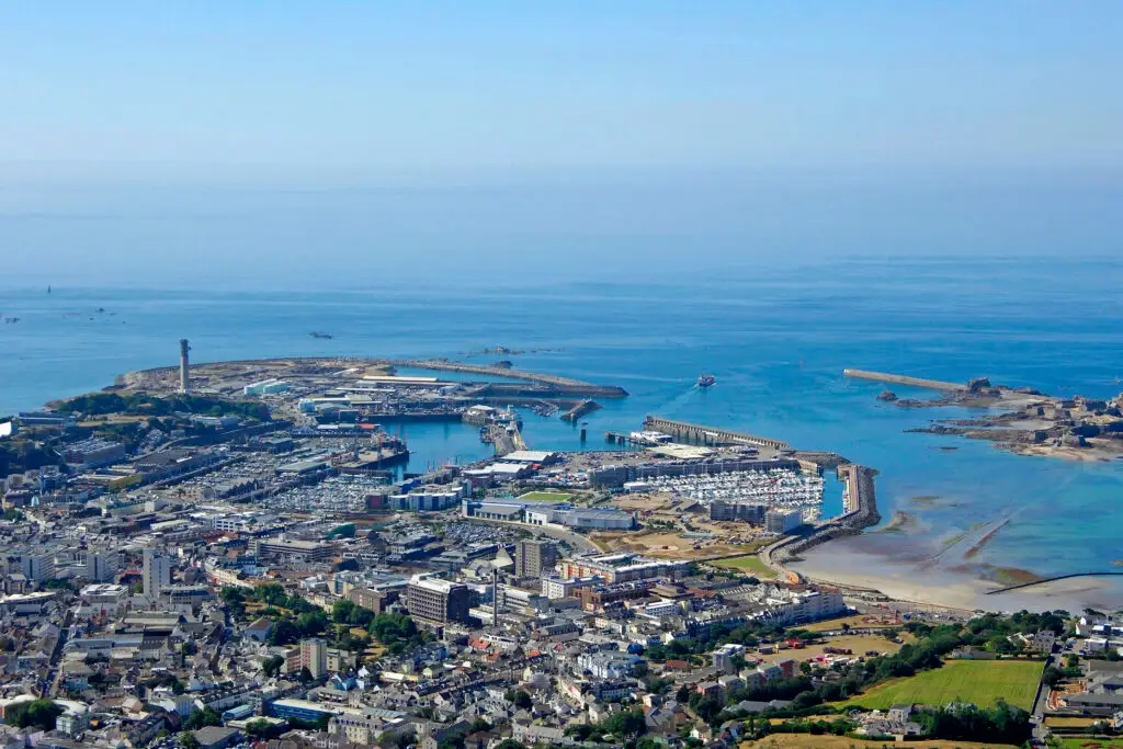 Jersey – porto e destino de ferry