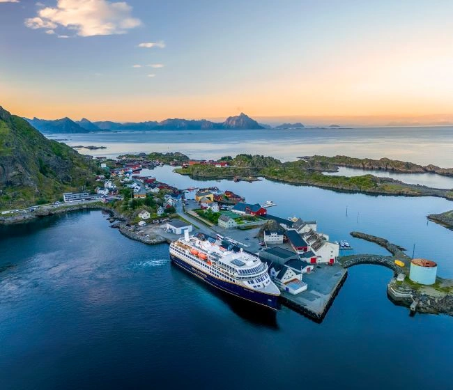 Kirkenes – porto e destino de ferry