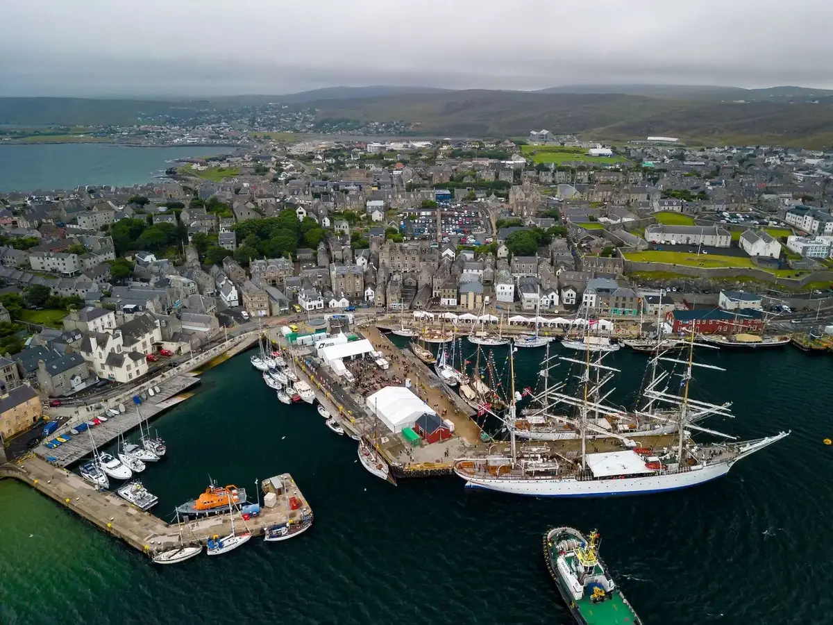 Lerwick – porto e destino de ferry