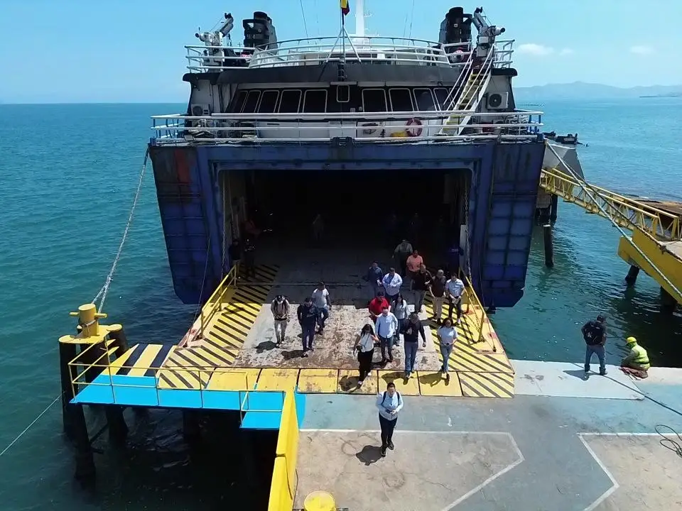 Linosa – porto e destino de ferry