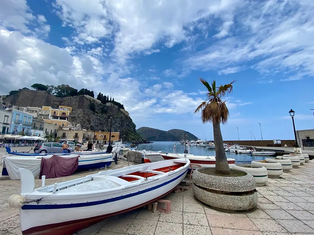 Lipari – porto e destino de ferry