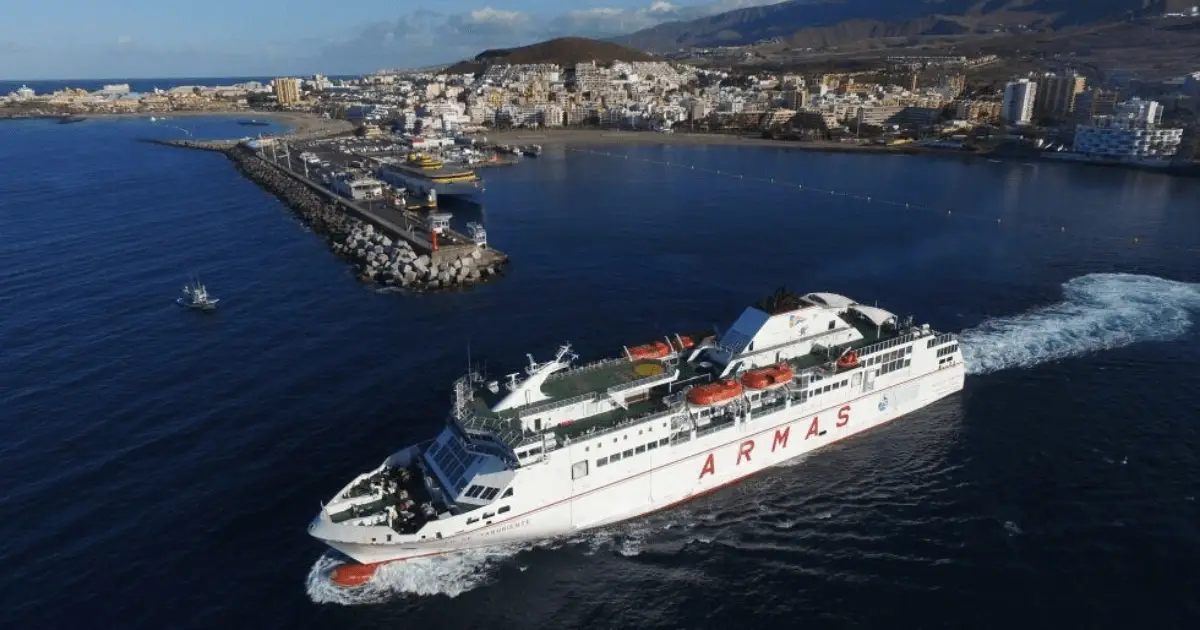Los Cristianos – porto e destino de ferry
