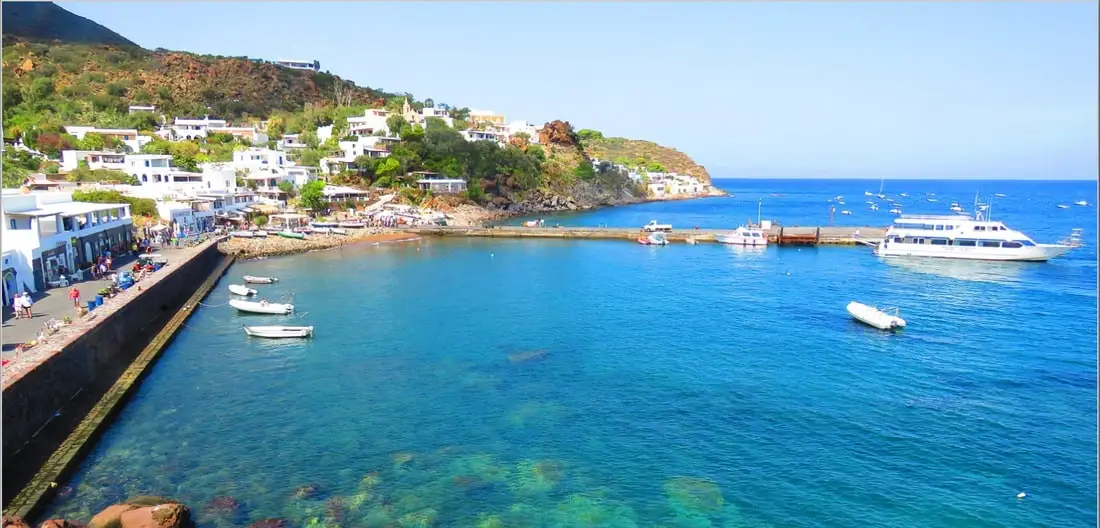 Panarea – porto e destino de ferry