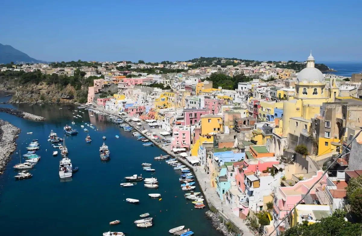 Procida – porto e destino de ferry