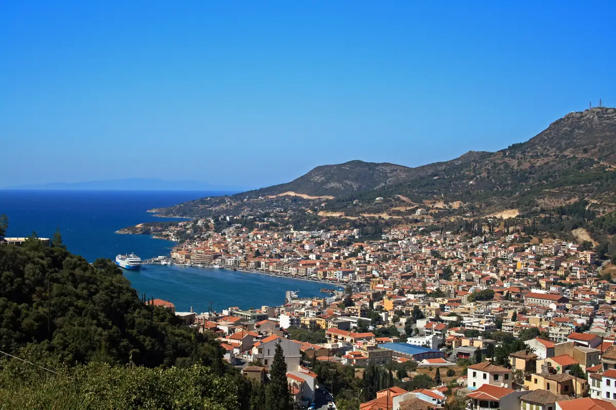 Samos – porto e destino de ferry