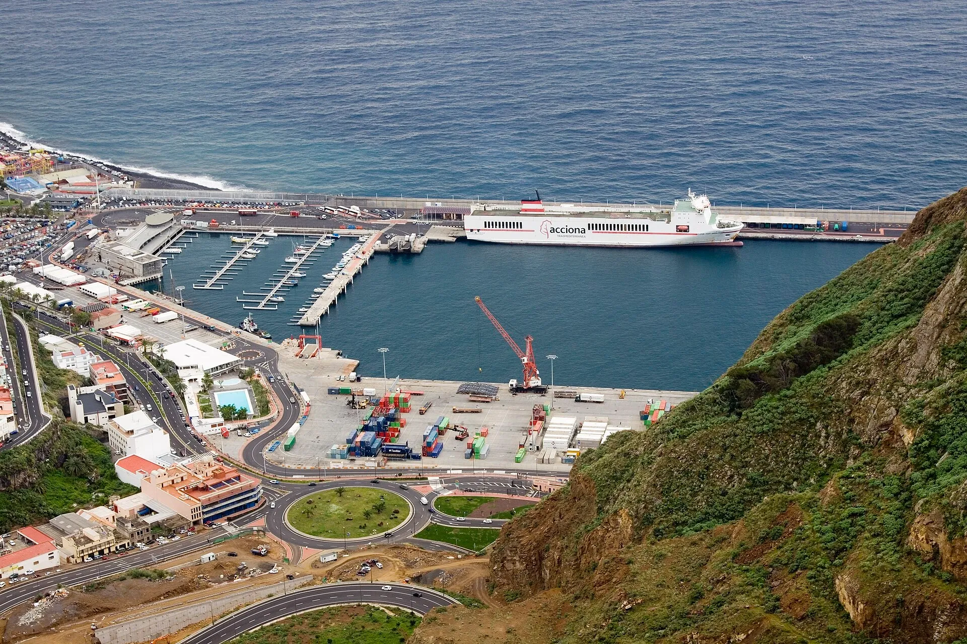 Santa Cruz de La Palma – porto e destino de ferry