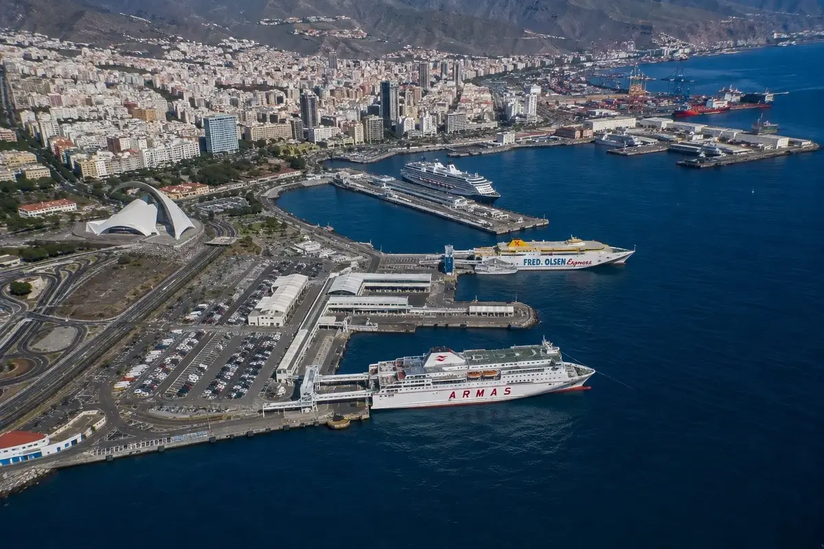 Ferry na rota Cádiz–Santa Cruz de Tenerife