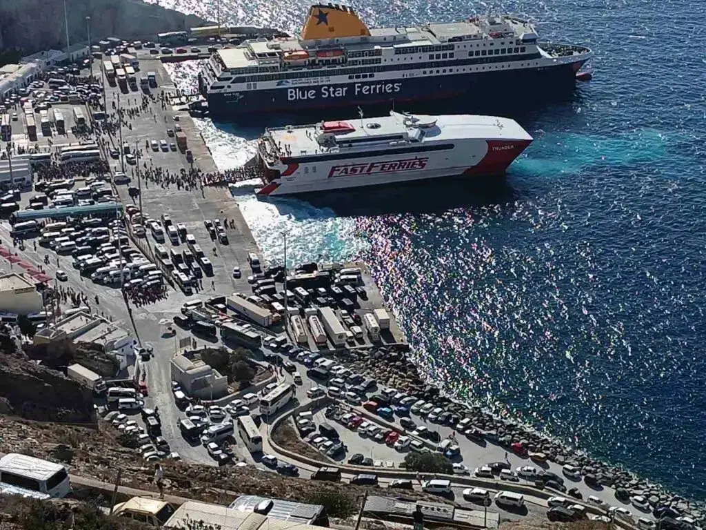 Santorini – porto e destino de ferry