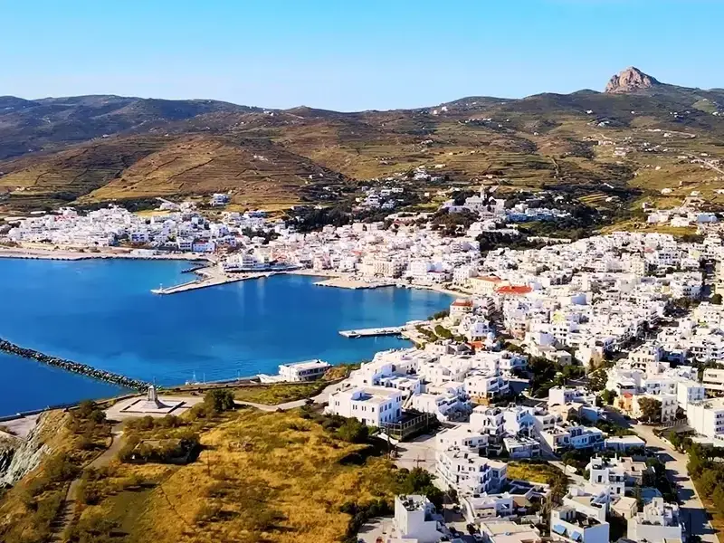Tinos – porto e destino de ferry