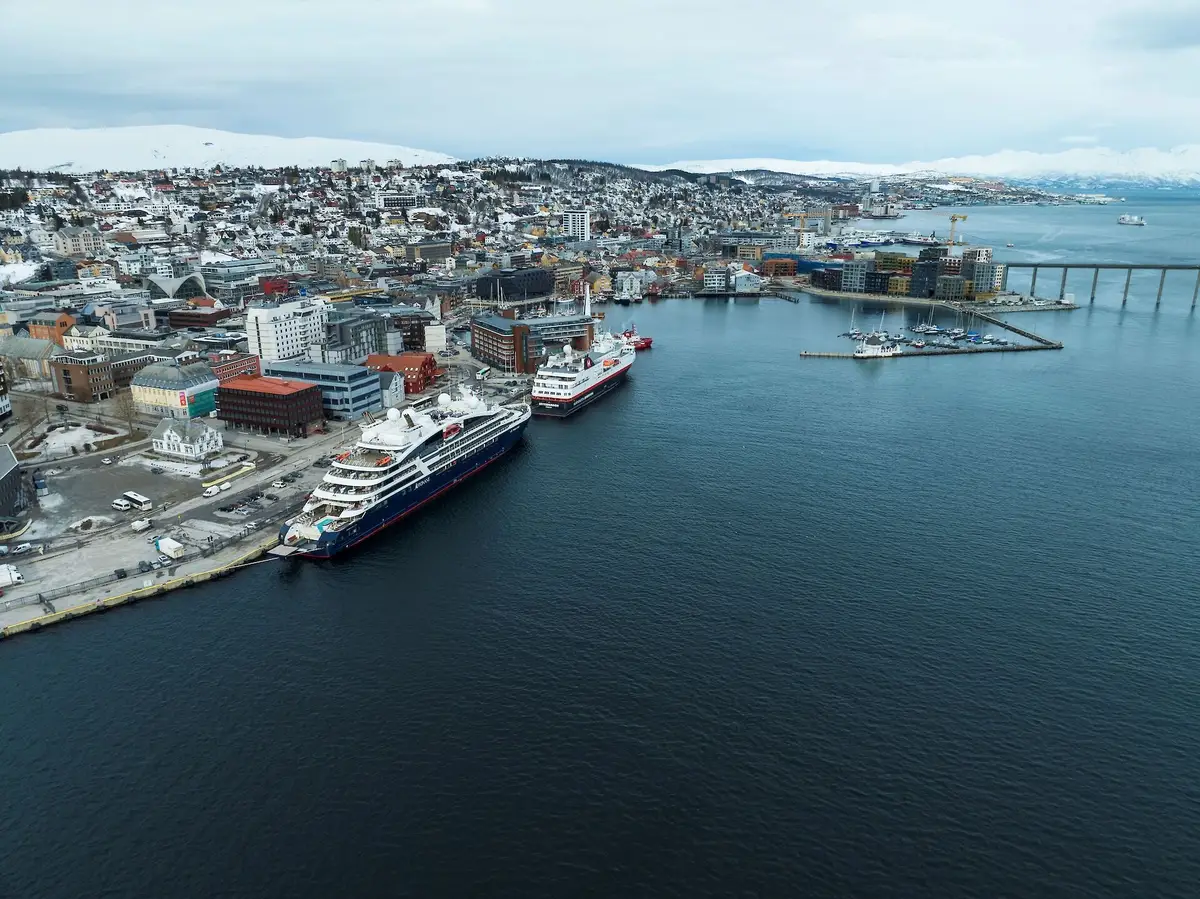 Tromsø – porto e destino de ferry