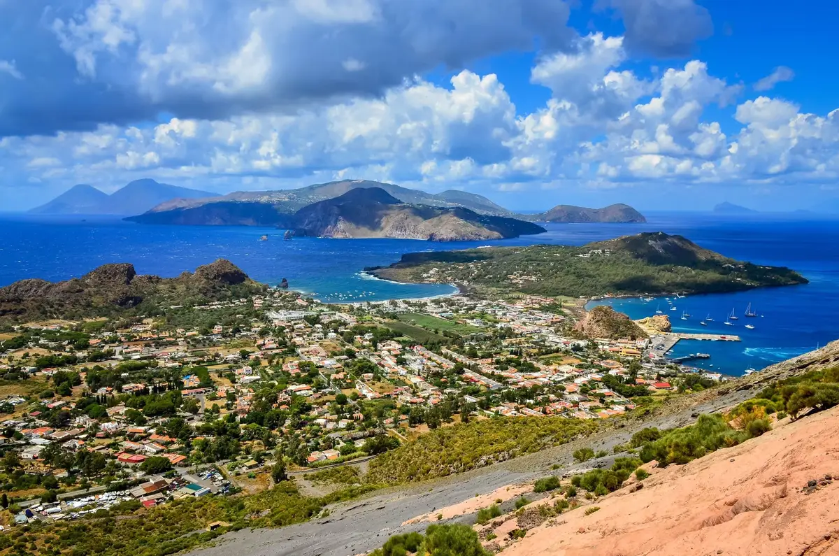 Vulcano – porto e destino de ferry