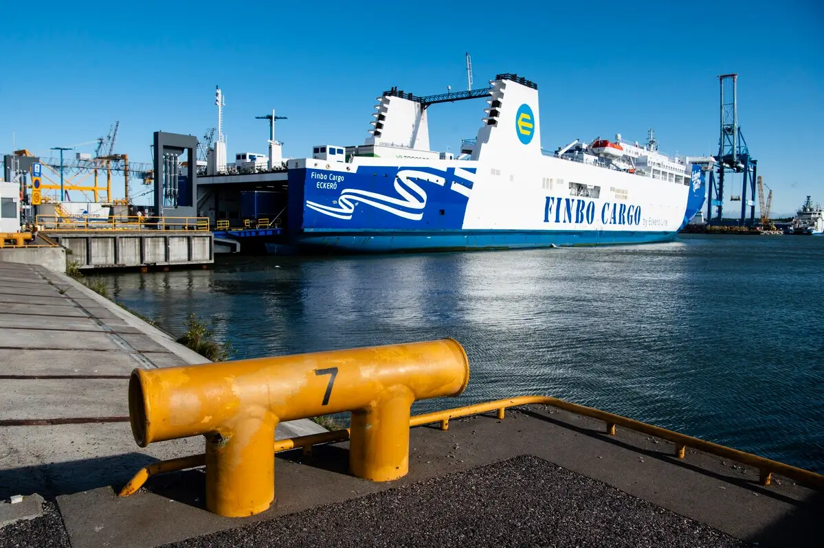 Vuosaari – porto e destino de ferry