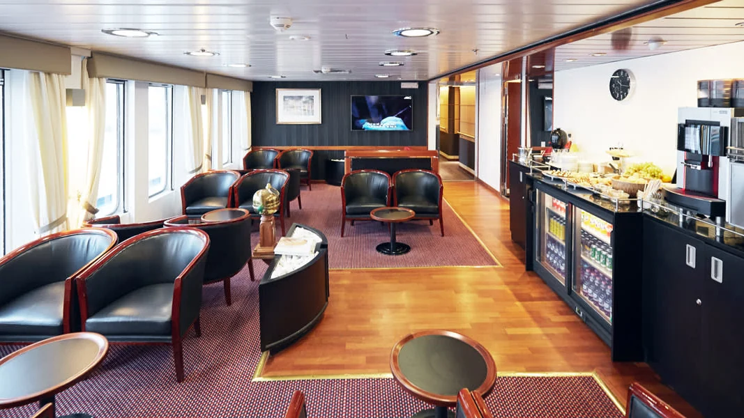 Commodore Lounge a bordo de um ferry DFDS