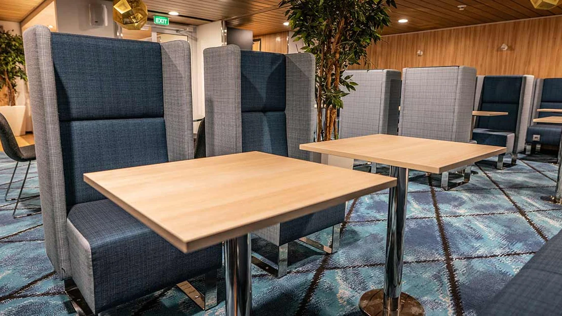 Lounge de passageiros a bordo de Eckerö Line
