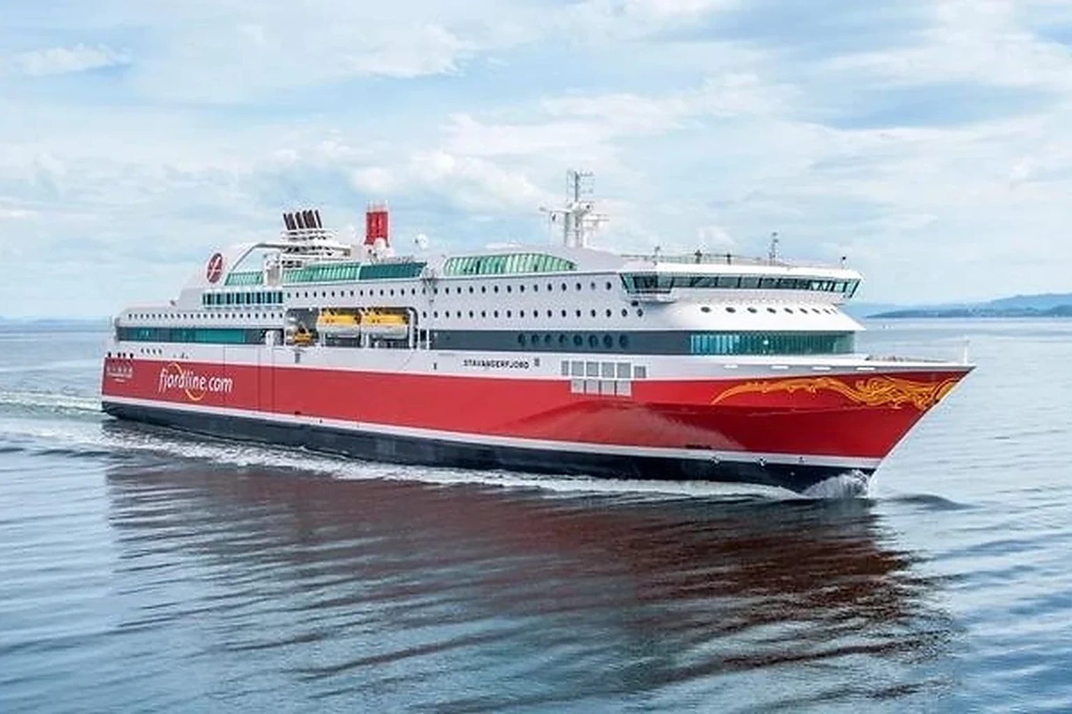 Ferry de passageiros e veículos da Fjord Line entre a Dinamarca e a Noruega