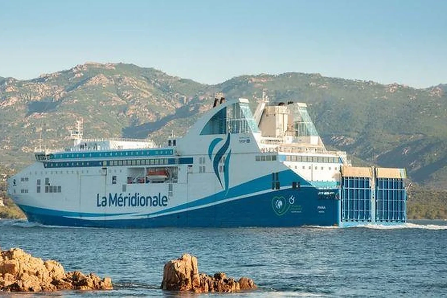 Ferry Piana da La Méridionale em Ajaccio