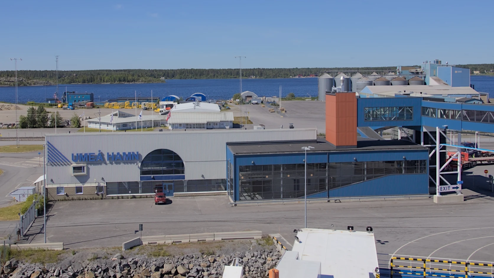 Terminal Wasaline e zona portuária de Umeå Holmsund
