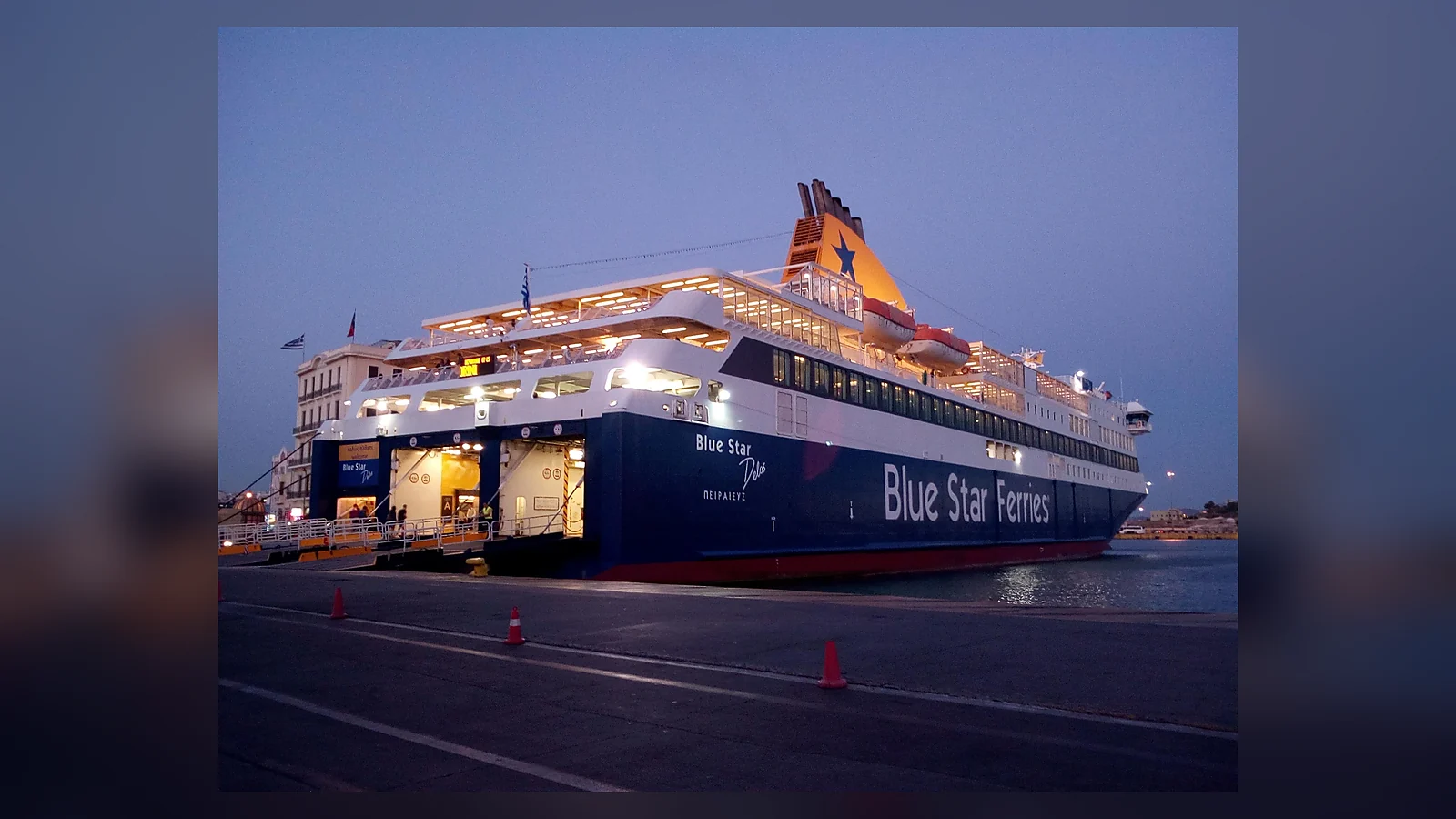 Ferry da Blue Star Ferries