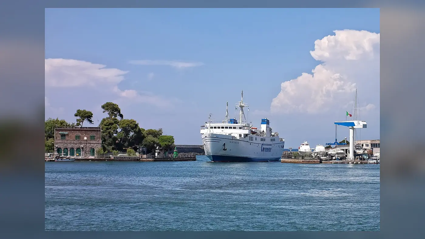Ferry da Caremar