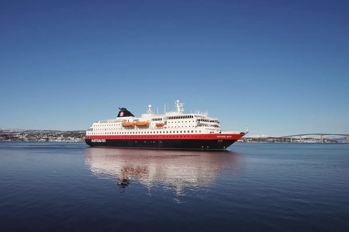 Ferry da Hurtigruten